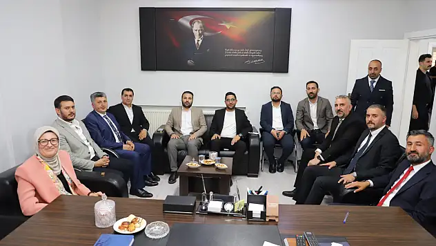 AK Parti heyeti Esnaf Odasını ziyaret etti