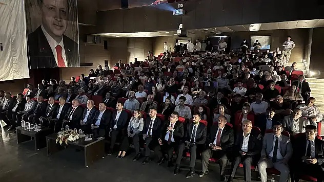 Ak Parti Kars'ta Teşkilat Akademisi ile Eğitim Dönemi Başladı