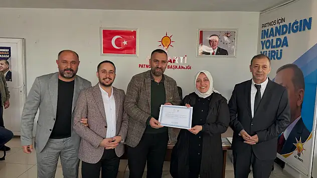 AK Parti Patnos teşkilatında teşekkür belgesi takdimi