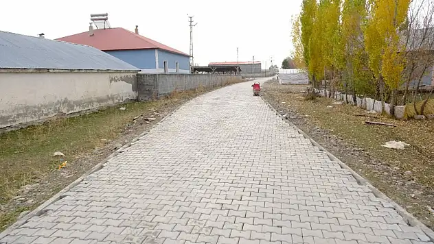 Akbulgur köyü içi yolunda kilit parke taşı çalışması tamamlandı