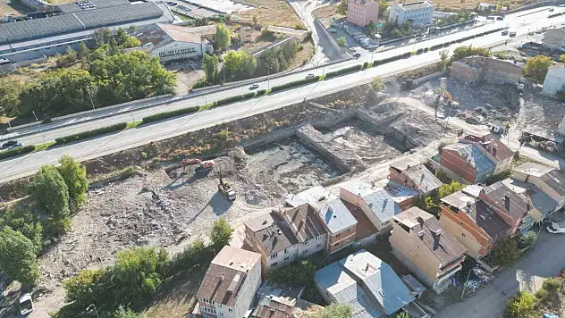 Akpunar'dan şehitlik yıkımı iddialarına sert yanıt: Asılsız ve iftira!