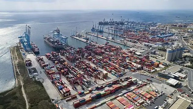 Aliağa Limanı, Türk limanları arasında ilk defa yer aldı ve Türk limanları başarı grafiğini yükseltmeye devam ediyor