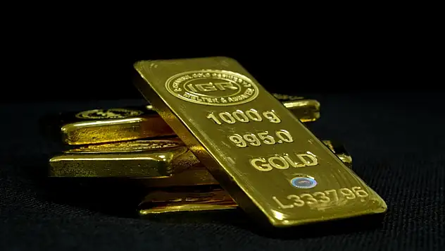 Altın 16 yıl sonra bu seviyede bir ay yaşadı