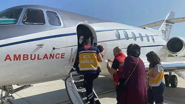 Ambulans uçak Patnos'ta karaciğer yetmezliği olan çocuk için havalandı