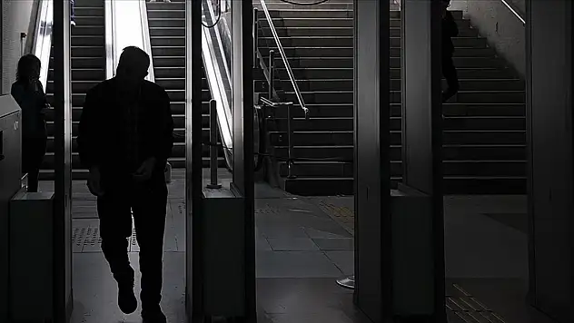 Ankara'da metro ve otobüs duraklarında geçici durdurma
