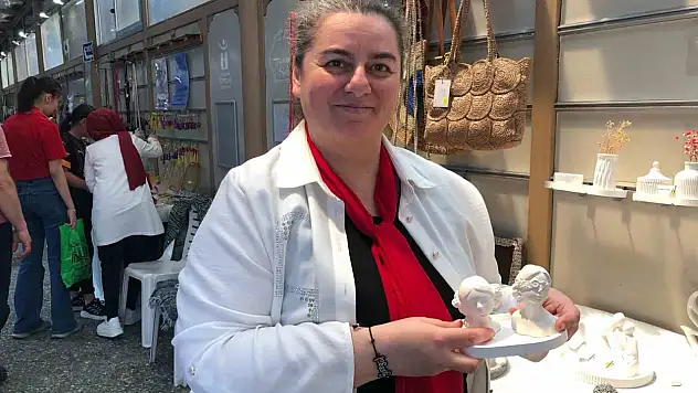 Anneler Günü'nde Hanımeli Sokağı'nda 40 annenin el emeği ürünleri sergilendi