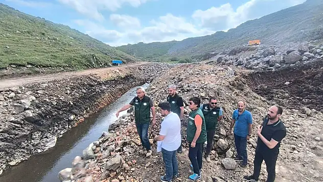 Ardahan'da inşaat projeleri yerinde incelendi, baraj ve taşkın kontrol tesisine dikkat çekildi