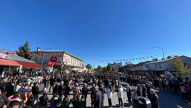 Arpaçay'da 105. kurtuluş yıl dönümü coşkuyla kutlandı, birlik ve beraberlik vurgulandı