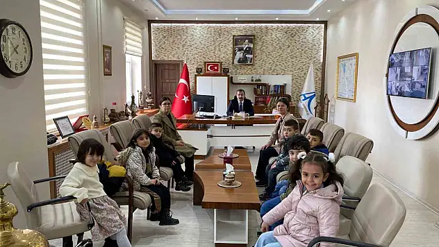 Arpaçay'da minik öğrenciler kurumları tanıyor