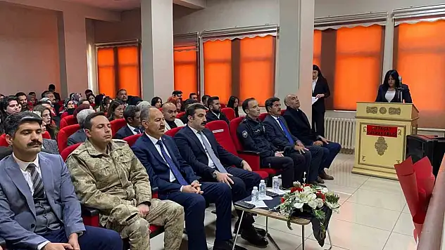 Arpaçay'da Öğretmenler Günü renkli etkinliklerle kutlandı, ödüller verildi