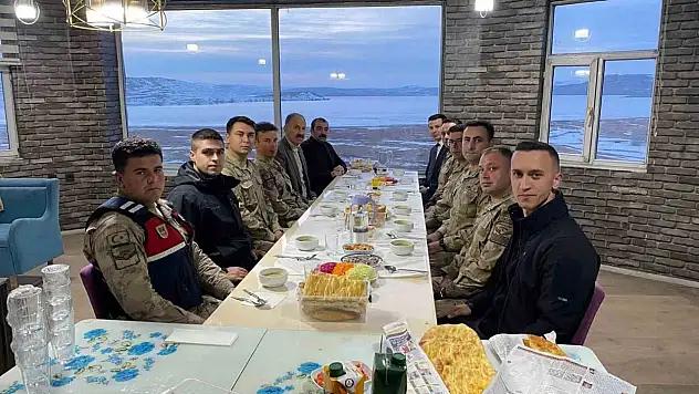 Arpaçay kaymakamından jandarmaya moral ziyareti