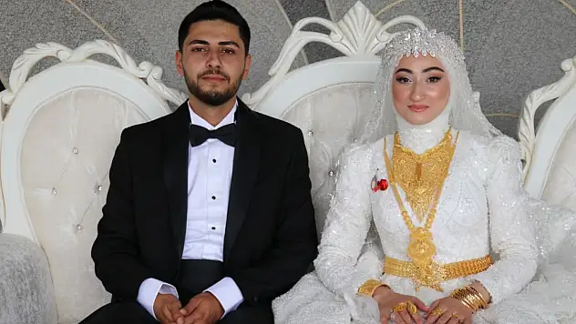Aşiret Düğününde Dama 7,5 Milyon, Gelin 1,5 Kilogram Altın Hediye Edildi