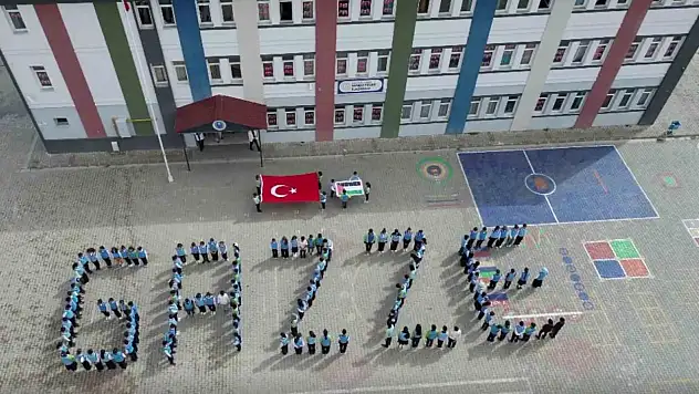 Aşkale Ortaokulu öğrencilerinden Gazze'ye destek Sessiz kalma çağrısı!