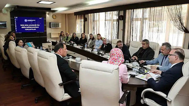 Atatürk Üniversitesi'nde 2025-2026 Akademik Yılı İçin Birim Değerlendirme Toplantıları Başladı