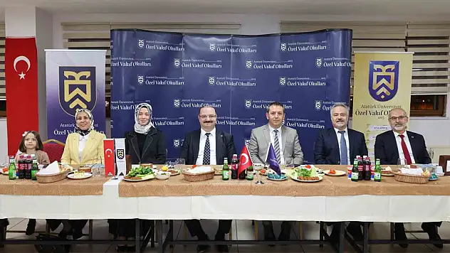 Atatürk Üniversitesi'nde Öğretmenler Günü'ne özel anlamlı etkinlik düzenlendi