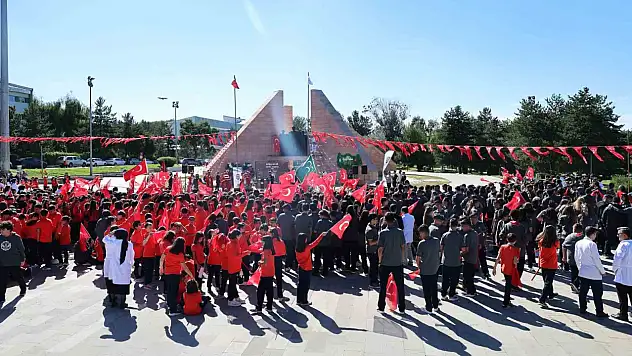 Atatürk Üniversitesi'nde Yeşil Vatan temasıyla eğitim yılı coşkulu bir programla açıldı