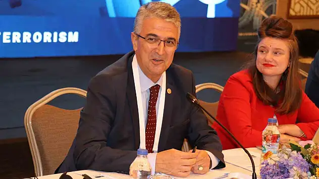Aydın: Terör, organize suç ve yolsuzluk, güvenlik için acil tehditlerdir!