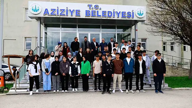 Aziziye Belediyesi'nden Lise Öğrencilerine Çanakkale Tarih Turu ile Milli Bilinç Aşılanıyor