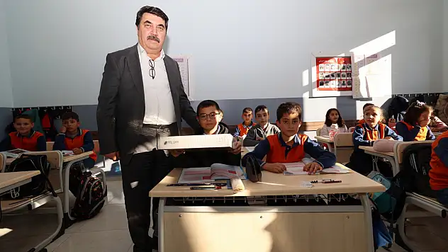 Aziziye Belediyesi'nden Öğrencilere Zekâ ve Strateji Oyunları Desteği
