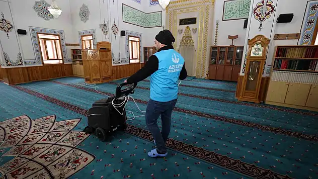 Aziziye'de ibadethaneler Ramazan'a hazırlanıyor