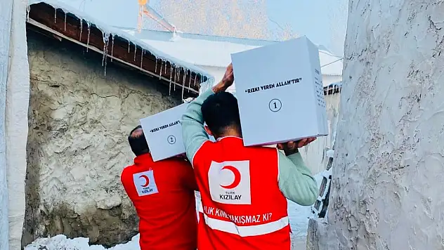 Bağışçıların emaneti Kızılay Taşlıçay ile ailelere ulaştırılıyor