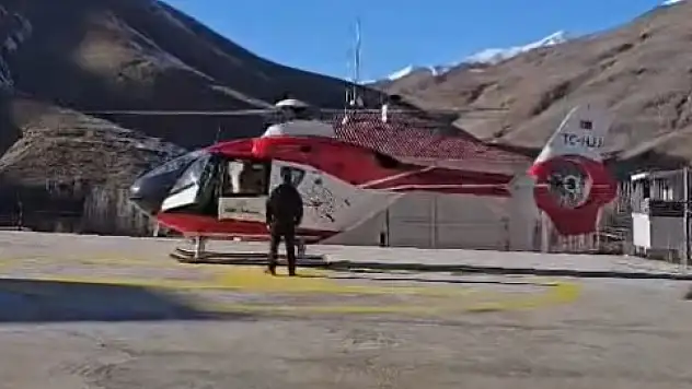 Bahçesaray'daki Gebe Hasta Helikopter Ambulansla Van'a Sevk Edildi