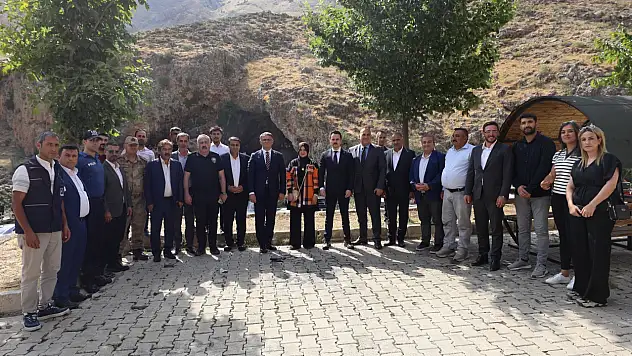 Bahçesaray doğal güzellikleriyle turizm merkezine dönüşüyor