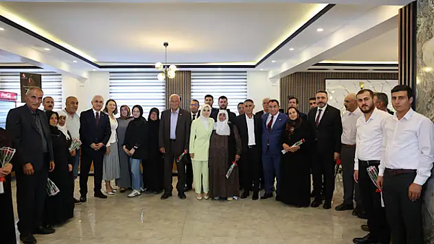 Bakan Göktaş, şehit ailelerine 'Terörsüz Türkiye' sürecini anlattı