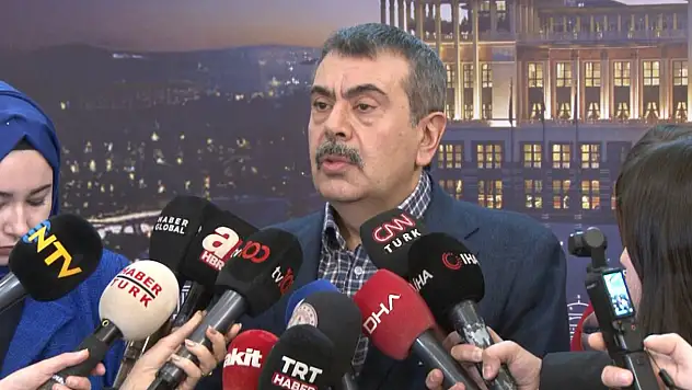 Bakan Tekin'den 168 imzaya sert yanıt