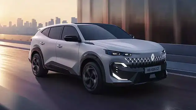 Bakıp Bakıp İç Çektiren Yasaklı Güzellik: Renault Filante Sahneye Çıktı!