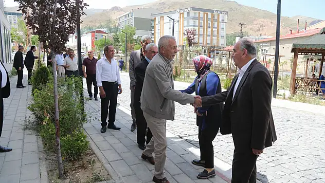 Başkale Belediyesi'nden Halk Toplantısı: Projeler ve İstihdam Hedefleri Açıklandı