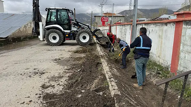 Başkale Belediyesi'nden Kanal Temizliği Çalışmalarıyla İlgili Açıklama