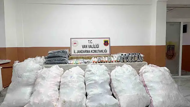 Başkale'de 4.2 milyon TL değerinde gümrük kaçağı malzeme ele geçirildi