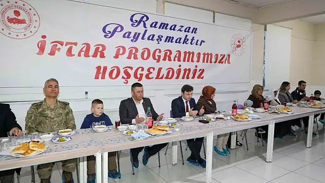 Başkale'de Anlamlı İftar! Şehit Aileleri ve Gazilere Vefa Buluşması