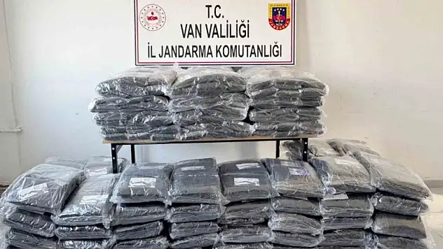 Başkale'de Gümrük Kaçakçılığına Geçit Yok: Kaçak Malzemeler Ele Geçirildi!