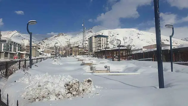 Başkale'de kış sert geçiyor