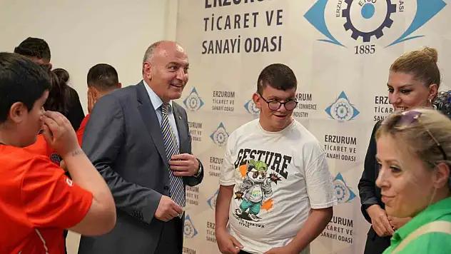 Başkan Özakalın, Özel Sporcular ve Aileleriyle Keyifli Bir Buluşma Gerçekleştirdi
