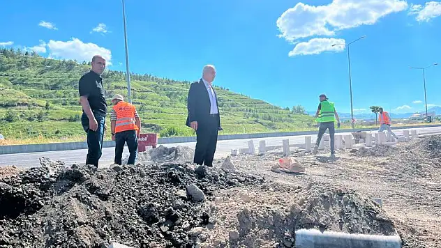 Başkan Ramazan Yakut, Eleşkirt Çevreyolu'ndaki çalışmaları yerinde inceledi