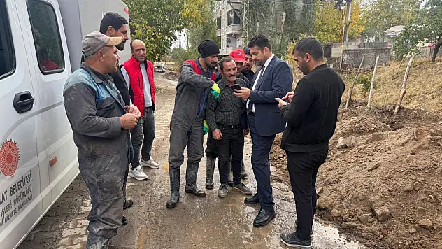 Başkan Yavuz Gülmez Tahta Süleyman Mahallesi'nde İçme Suyu Sorununu Çözüyor