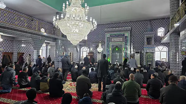 Başkanlık vaizi Sadıkoğlu'ndan Ağrı'da Ramazan sohbeti