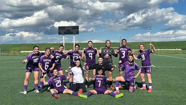 Bayazıtspor Muş'ta tarih yazdı: Rakibini 8 golle ezdi!
