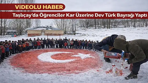 Bayrak sevgisi karlara taştı