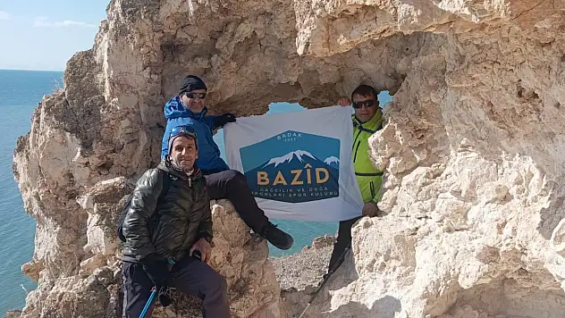 Bazîd Dağcılık Grubu Süphan Dağı eşliğinde doğada buluştu