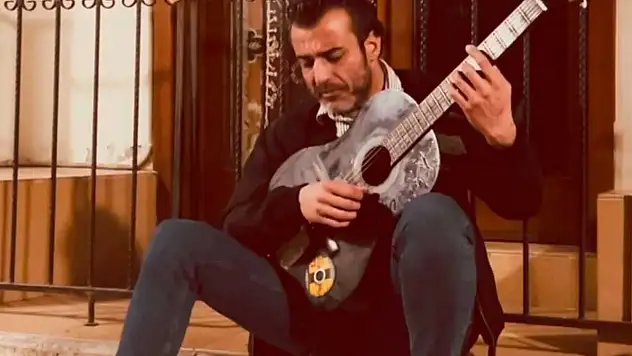 Benden Sonra şarkısının sahibi Rıza Tamer, yeni şarkısıyla gündem oldu! Rıza Tamer Hançer şarkı sözü!