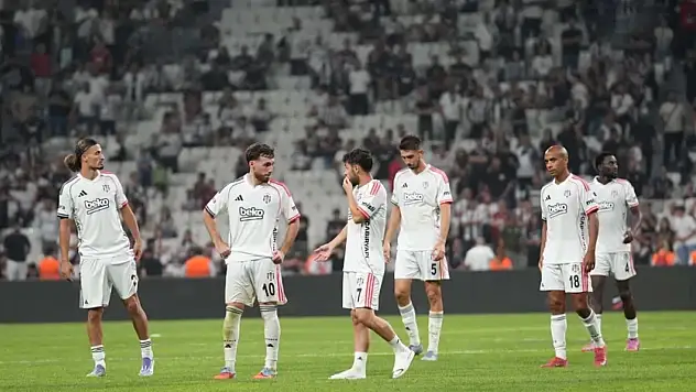 Beşiktaş Savunmasında Kriz Sinyalleri! Endişe Verici İstatistikler Ortaya Çıktı