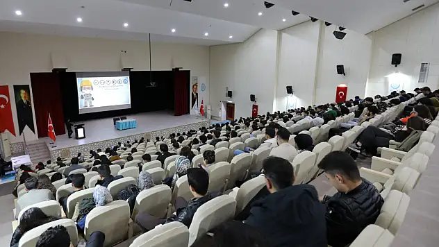 BEÜ'de İŞKUR Gençlik Programı Bilgilendirme Toplantısı Düzenlendi