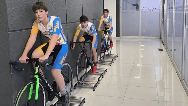 Bisiklet Antrenmanları Van Edremit'te Tüm Hızıyla Sürüyor