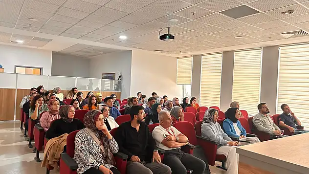 Bitlis Ahlat Devlet Hastanesi'nde Yenidoğan Canlandırma Programı (NPR) Uygulayıcı Eğitimi Gerçekleştirildi