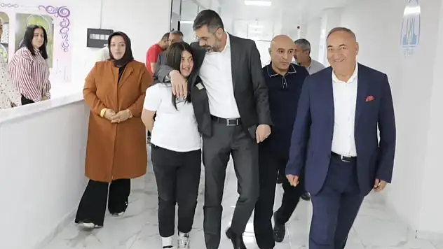Bitlis Belediye Başkanı Tanğlay, Kadın Yaşam Merkezi'nde Kadınların Güçlenmesine Destek Verdi