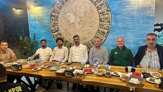 Bitlis Belediye Başkanı Tanğlay'dan Bitlis Spor'a Moral Yemeği